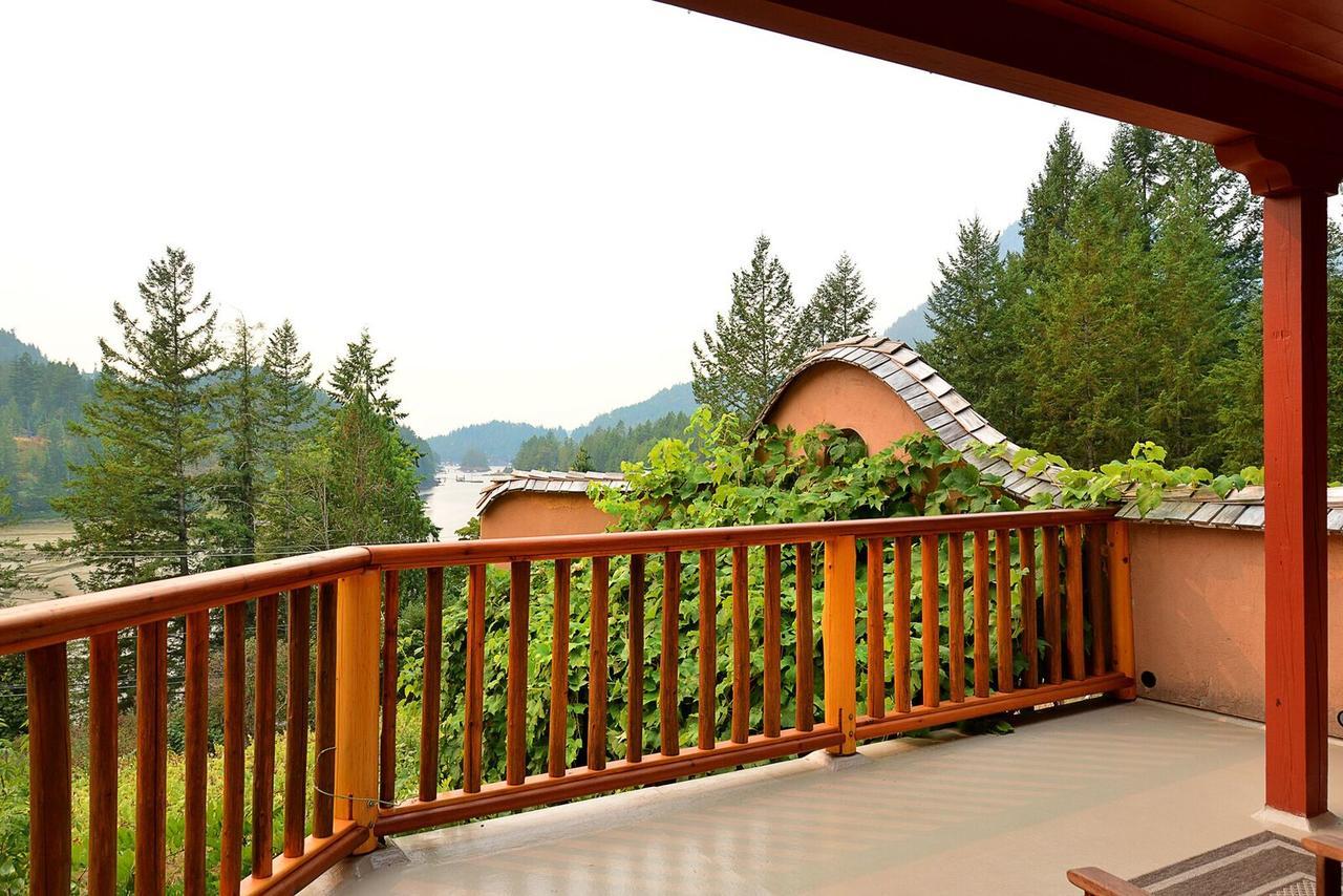 Sunshine Villa B&B Madeira Park Bagian luar foto
