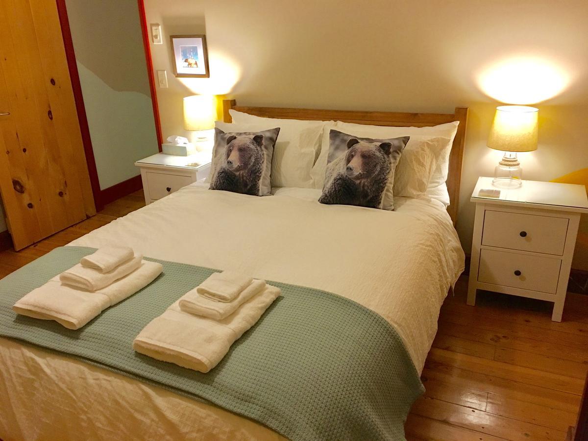 Sunshine Villa B&B Madeira Park Bagian luar foto