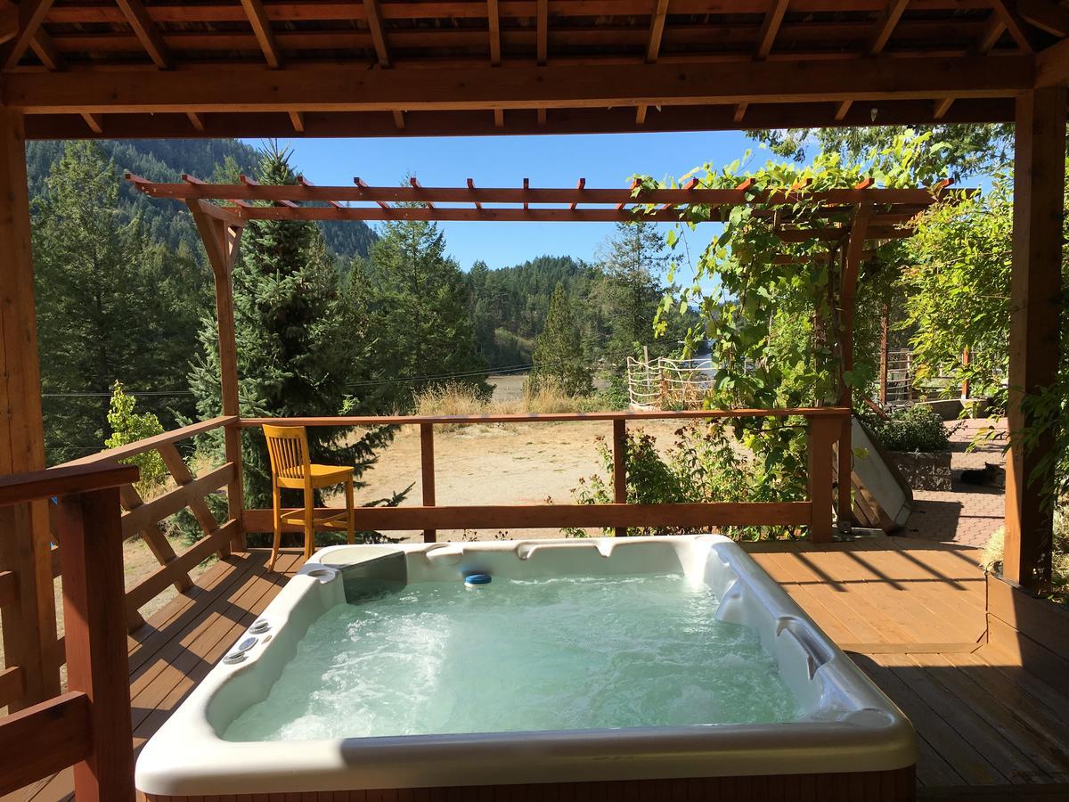 Sunshine Villa B&B Madeira Park Bagian luar foto