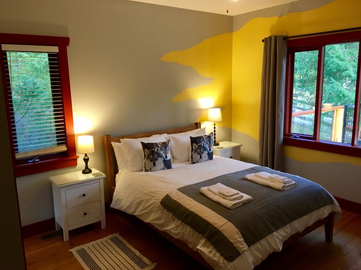 Sunshine Villa B&B Madeira Park Bagian luar foto