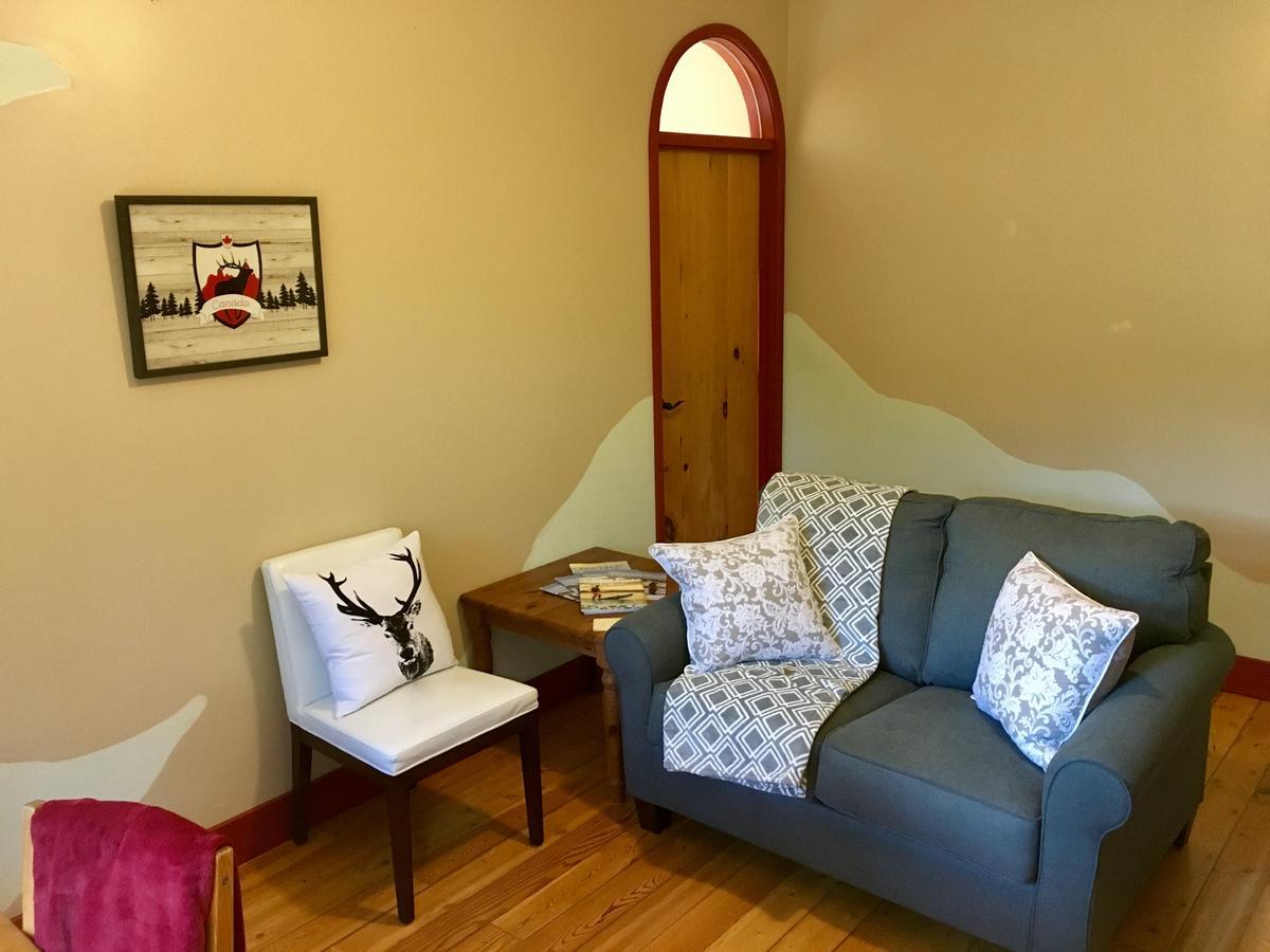 Sunshine Villa B&B Madeira Park Bagian luar foto