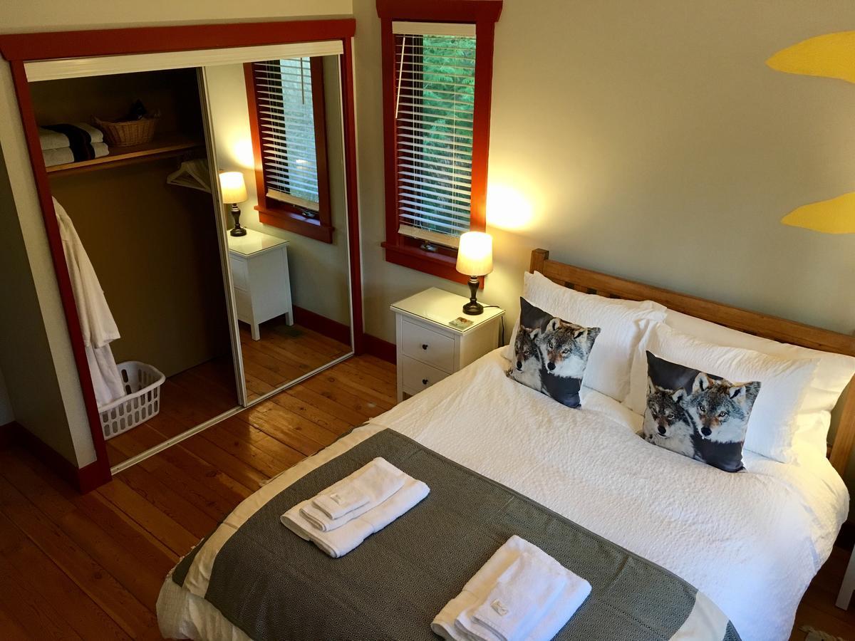 Sunshine Villa B&B Madeira Park Bagian luar foto