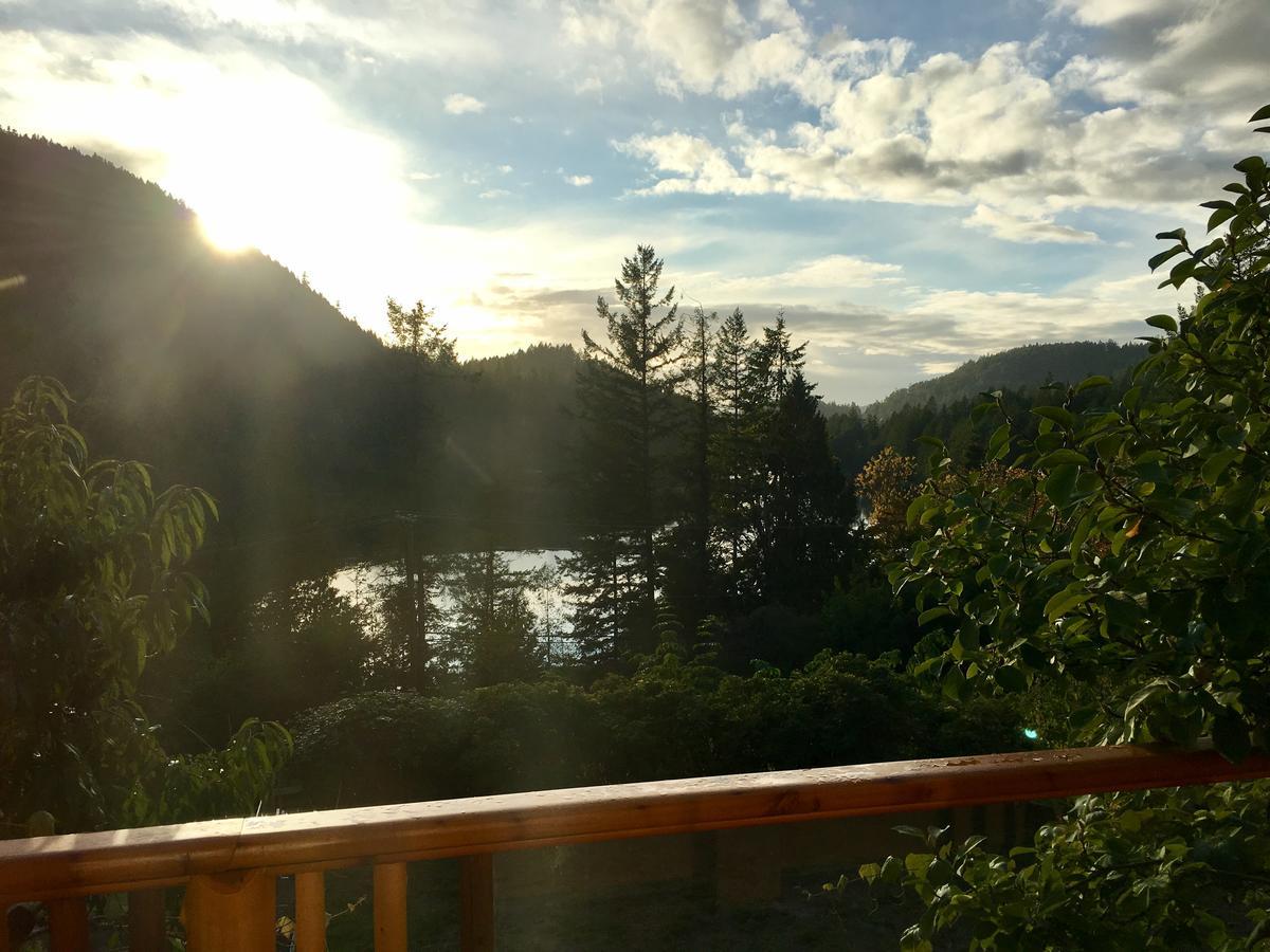 Sunshine Villa B&B Madeira Park Bagian luar foto