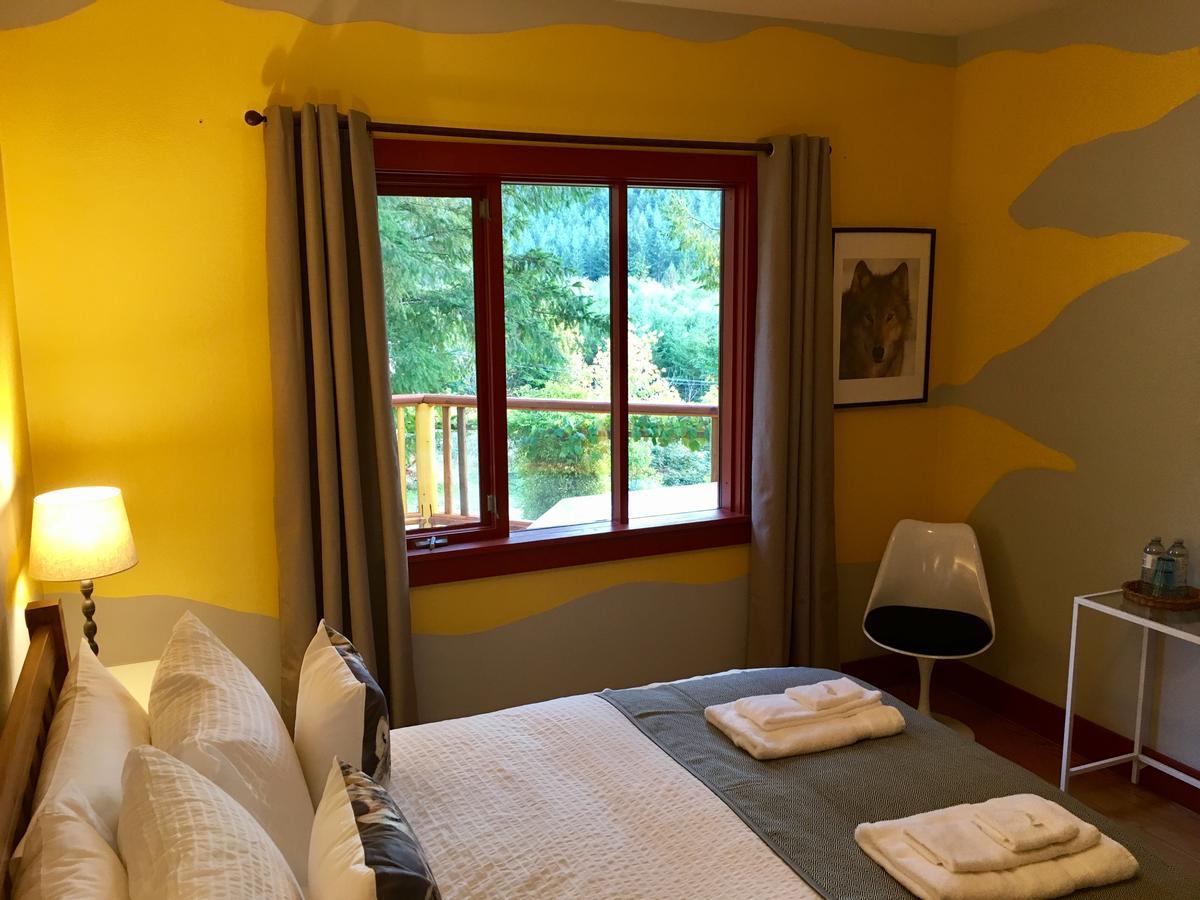 Sunshine Villa B&B Madeira Park Bagian luar foto