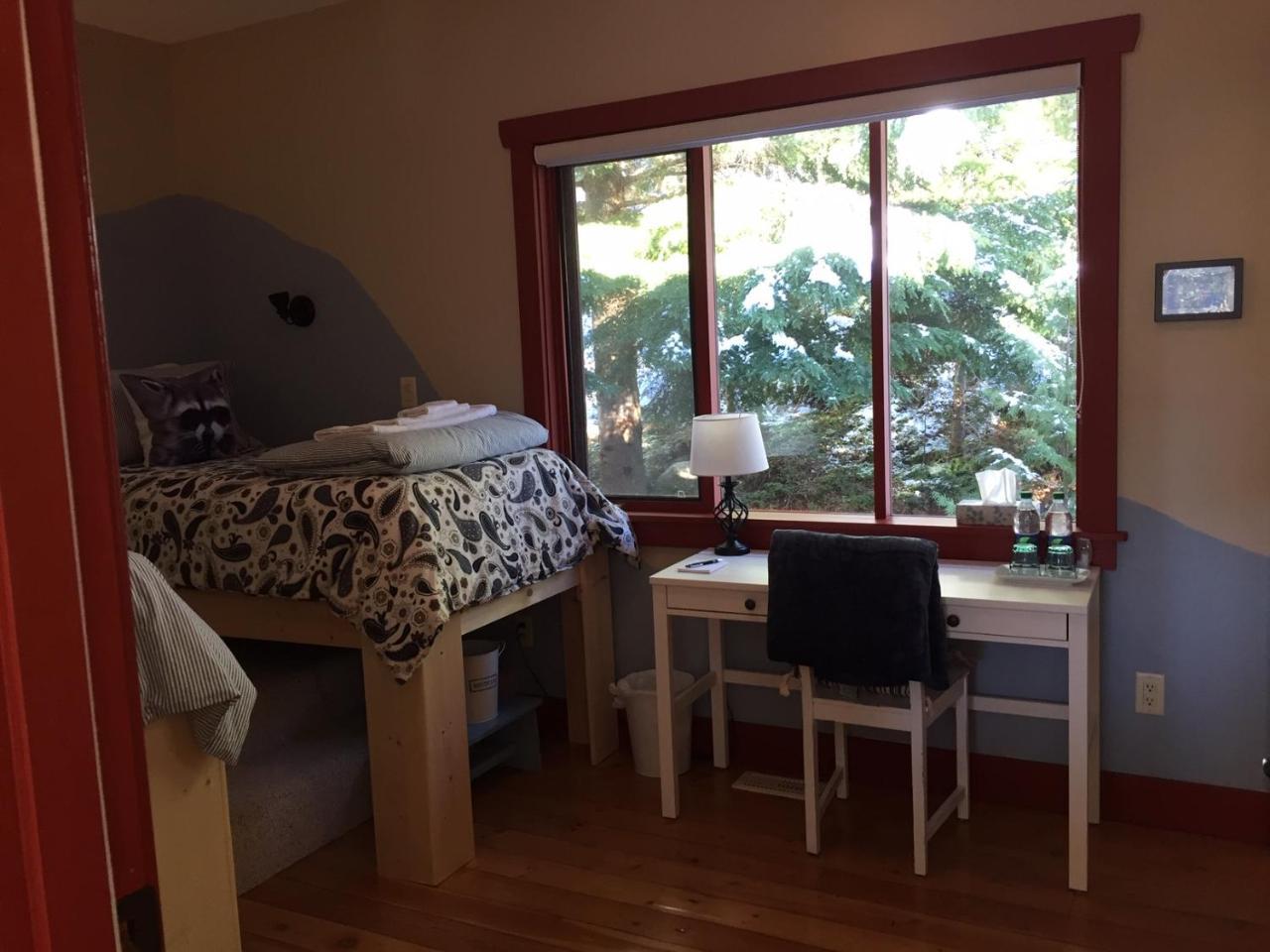 Sunshine Villa B&B Madeira Park Bagian luar foto