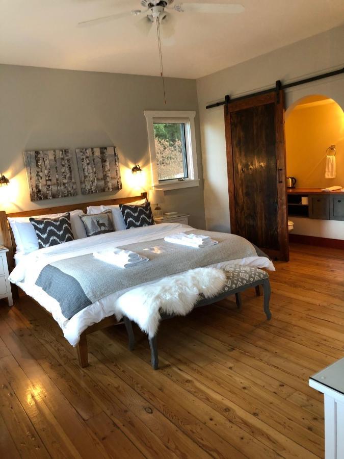Sunshine Villa B&B Madeira Park Bagian luar foto